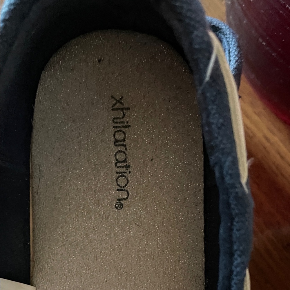 Xhilaration Navy Sequin Boat Shoes w White leather laces Comfy SZ 8 EUC - Picture 3 of 10